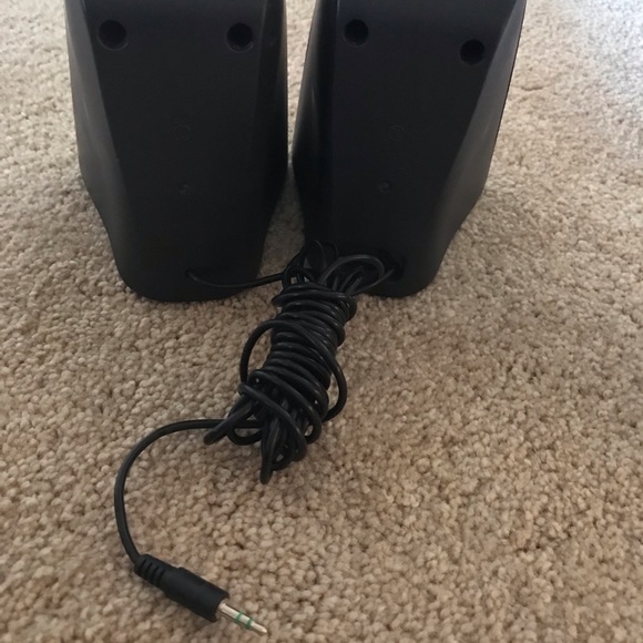 Logitech Z130 PC Speakers - Picture 3 of 6